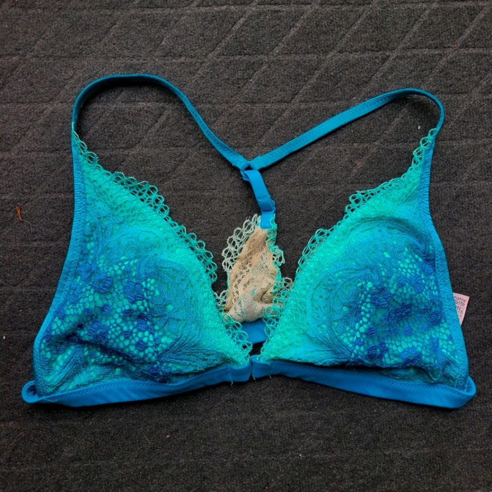 Victoria's Secret Crochet Triangle Bralette - Medium